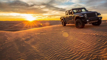 ¡Sorpresa! El Jeep Gladiator Mojave nos pone los dientes aún más largos con una preparación aún más radical