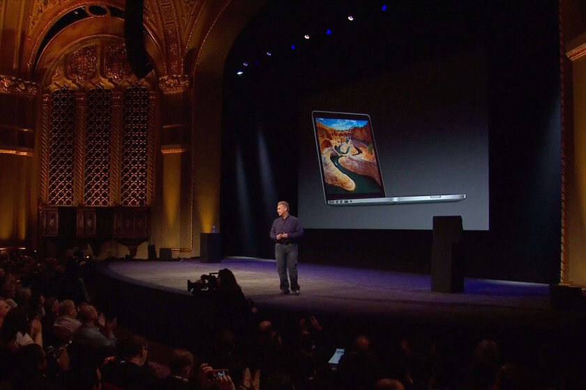 El MacBook Pro táctil cuesta un dineral. Con la primera pantalla Retina del Mac pasó lo mismo y hay esperanza