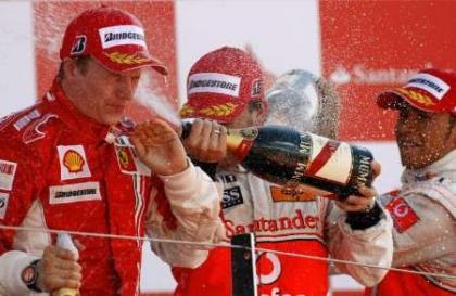 Las cuentas de Hamilton, Alonso y Raikkonen para China