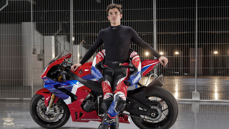 Así se prepara Marc Márquez sobre una Honda CBR600RR en MotorLand para la segunda parte de MotoGP 2021
