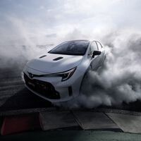 El Toyota GR Corolla va al acecho del CUPRA León, con 300 hp, herencia de rally y caja manual