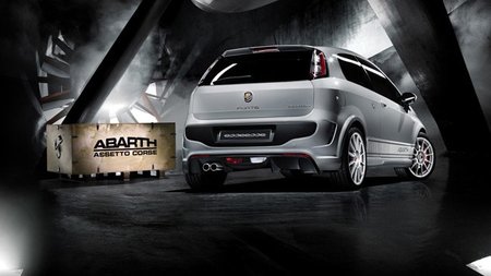 Se pone a la venta el kit esseesse para el Abarth Punto Evo