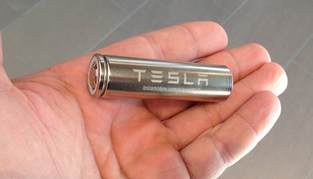 Las nuevas baterías 2170 de Tesla y Panasonic prometen un precio y una densidad energética líderes