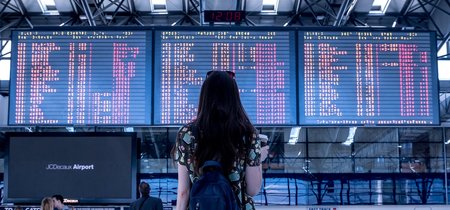 China a lo 'Black Mirror': bloquea 17,5 millones de billetes de avión de personas sin suficiente 