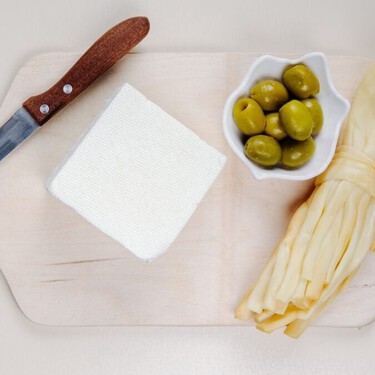 Dip de aceitunas en freidora de aire: rápido, fácil y buenazo para botanear o tu sándwich