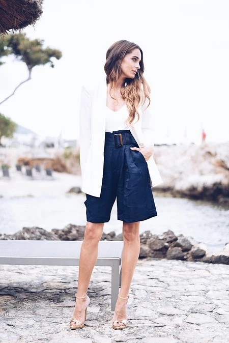 En bermudas a la oficina: 11 pantalones cortos perfectos para tus looks de trabajo