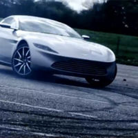 Aston Martin DB10 o por qué James Bond debería llevar botines Alpinestars