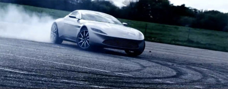 Aston Martin DB10 o por qué James Bond debería llevar botines Alpinestars
