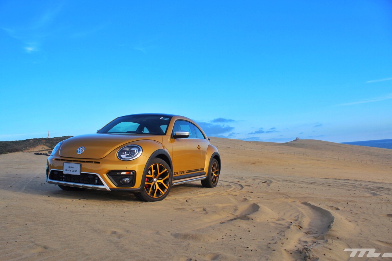 Probamos el Volkswagen Beetle Dune cómo debe ser: en las dunas y carreteras de Baja California