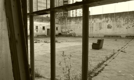 Cobrar una prestación de la seguridad social y trabajar en 'negro' será castigado con hasta pena de cárcel