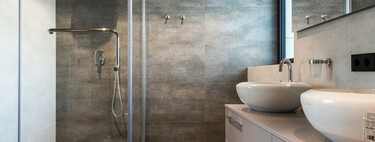 Lidl lanza hoy lunes el estante para duchas que se instala sin taladros y sin ventosas: cuesta menos de 4 euros