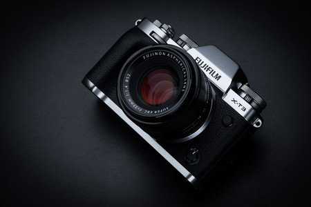 Fujifilm X-T3, Olympus O-MD E-M10 Mark III, Canon EOS 800D y más cámaras, objetivos y accesorios en oferta: Llega Cazando Gangas