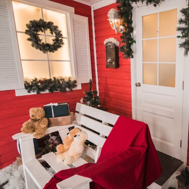 Decora tu terraza con elementos naturales para disfrutar una Navidad con bajo presupuesto