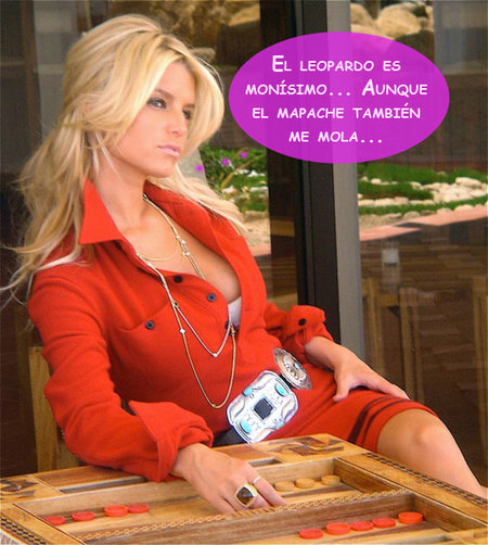 ¿Caprichos de embarazada chungos? Jessica Simpson y su caftán de leopardo