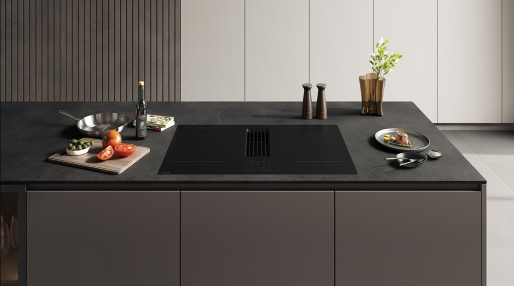 Samsung pasa de las campanas en la cocina. Su última propuesta es que el humo no salga de la placa de inducción