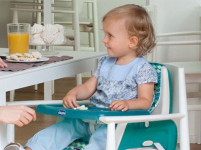Comiendo en familia... no sin mi silla elevadora