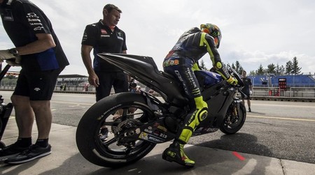 Rossi Yamaha Motogp 2020 3