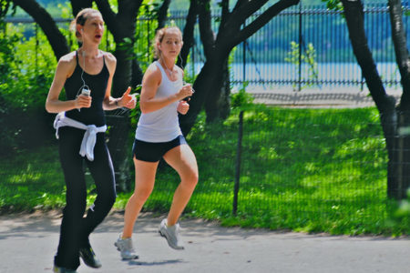 Correr unas dos horas semanales nos regala 6 años de vida