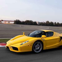 Eres rico como para tener uno de los Ferrari más exclusivos de la historia pero tu fortuna no podía comprarle neumáticos nuevos. Hasta ahora