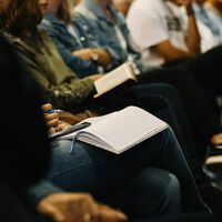 Si la duda es cómo lograr más sueldo en España, la respuesta es la universidad: "Los ingresos aumentan con el nivel de formación" 