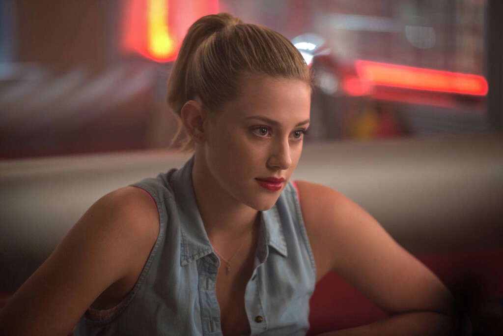 "Me pidió que metiese la barriga". La terrible experiencia de Lili Reinhart con un director mientras batallaba con la dismorfia corporal