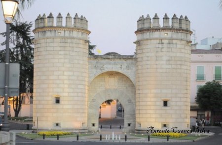 Badajoz, la asociación La vereda Extremeña apuesta por la ropa de segunda mano