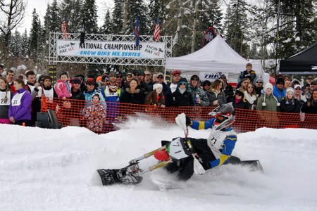 Las transformaciones a moto de nieve ya tienen su propio campeonato, en EE.UU. cómo no