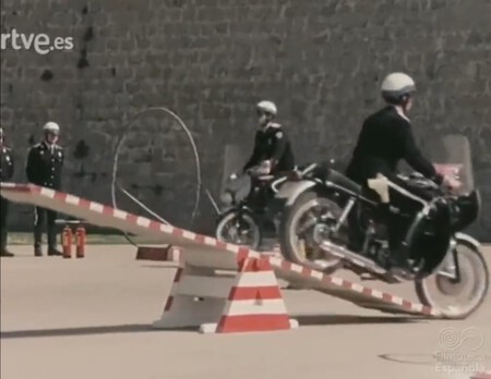 Acrobacias Guardia Urbana Barcelona 3