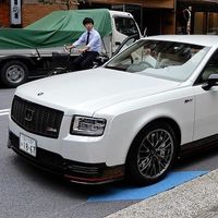 Y este es el Toyota Century GRMN, la limusina de Gazoo Racing creada para el presidente de Toyota