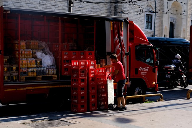 Coca-Cola vuelve a subir de precio en México, pero esta vez el culpable no es el IEPS: FEMSA señala a los insumos