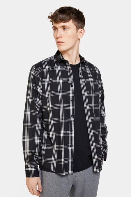 Camisa negra cuadros