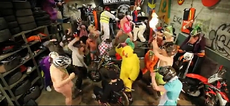 Harlem Shake, el nuevo éxito mundial en versión motera