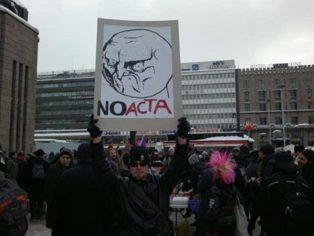 Imágenes y apuntes de una jornada de protestas contra el #ACTA