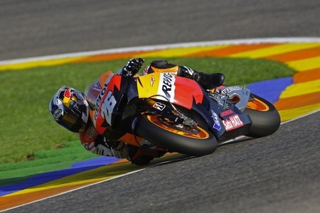 Dani Pedrosa y Casey Stoner dominan los primeros test de las 1000cc