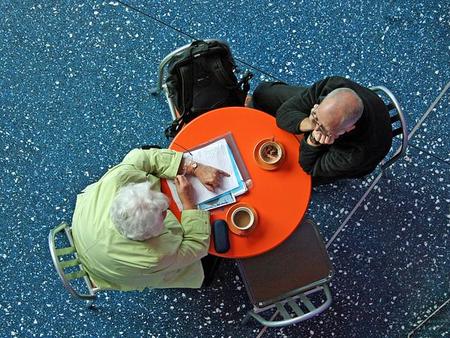 A grandes males, grandes remedios: 4 medidas curiosas para evitar las reuniones inútiles