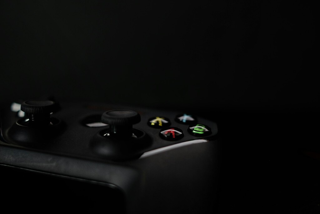 Pasan los años y este mando sigue siendo mi favorito, tanto en consola como en PC. Ahora está rozando su precio más bajo 