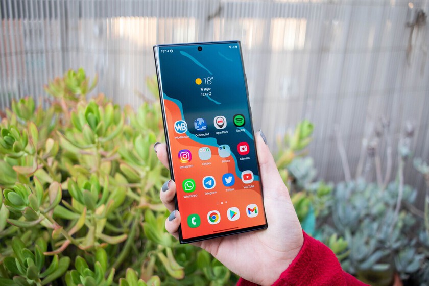 The B side of buying an expensive Android: They lose 50% of their value in a few months