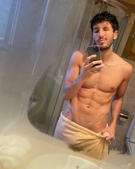 Esta noche es de Yatra-vesuras: Sebastián Yatra calienta las redes completamente desnudo en la ducha