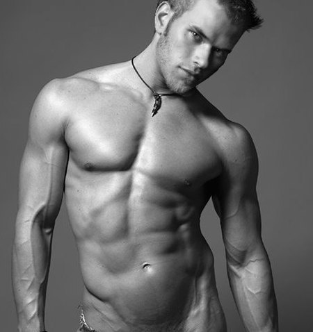 Kellan Lutz nos venderá calzoncillos... ays que nervios