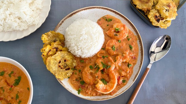 Encocado de camarón: una de las recetas más populares de la costa ecuatoriana
