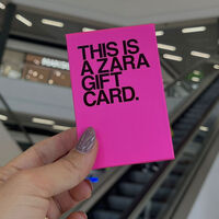 Las tarjetas de regalo de 150 euros han desatado una batalla entre influencers, pero la guerra en realidad es con Hacienda