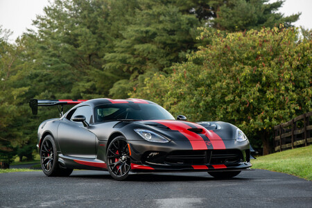 A subasta este salvaje Dodge Viper ACR de 654 CV, uno de los últimos en salir de fábrica