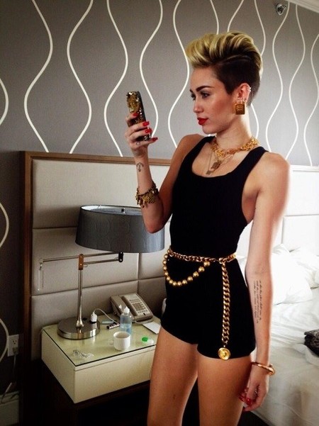 Callando bocas: Miley Cyrus visita a Liam Hemsworth en Canadá