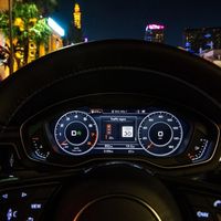 Adiós a los semáforos en rojo. Audi comercializará el asistente definitivo para tener siempre luz verde