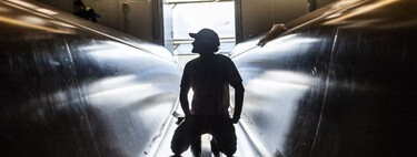 Ferrari se lanza a la F1 del mar con su yate más radical: mide 30 metros, vuela sobre el agua y no necesita una gota de combustible