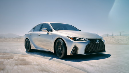 El Lexus IS 2021 se pone al día como una atrevida alternativa japonesa al Serie 3