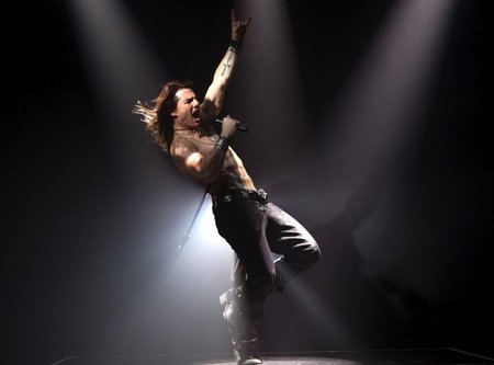 El trailer de 'Rock Of Ages': yo también quiero un autógrafo de Tom Cruise