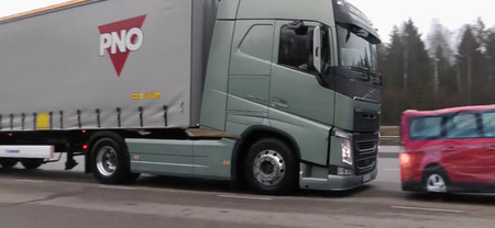 La frenada autónoma de Volvo Trucks es más espectacular en vídeo