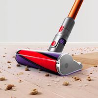 Esta aspiradora sin cables Dyson es perfecta para los que odian limpiar la casa constantemente: rápido y de una sola pasada