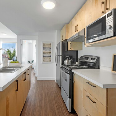 Zapatero parece, cubo de basura es. Leroy Merlin tiene un centro de reciclaje que hace que tu cocina parezca "old money"